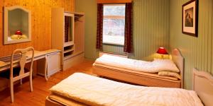 Family Room with Shared Bathroom room in Frya Leir