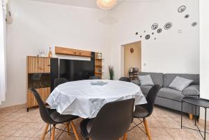 Apartments Miranda 1858