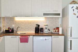 Ezras Apartments in the Heart of the City, near Old Town