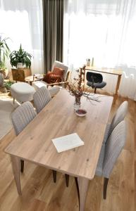 Ezras Apartments in the Heart of the City, near Old Town