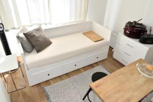 Ezras Apartments in the Heart of the City, near Old Town