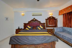 Amrit Villa Hotel and Banquet Medanta Hospital Medicity