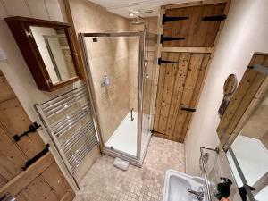 Valley View Cottage by MaisonPro