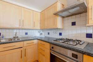 Rare 1BD Flat with Balcony in Chancery Lane