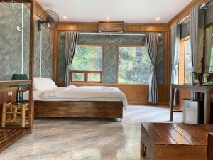Trang An river mountain ecolodge Ninh Binh