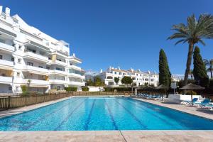 Genteel Home Royal Garden