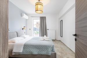 Sea, Sand n Style La Bellas Port & Beach Retreat