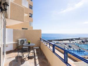 Live Candelaria Serviola with balcony