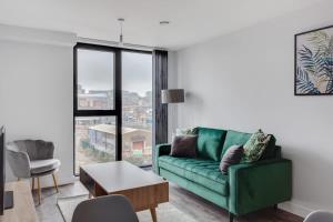 Stylish Contemporary 1BR Apartment in Birmingham