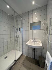Hotels Au Moulin Du Pont : Chambre Quadruple