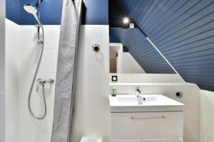 Appartements Pierre 23 - A 200m de la plage parking prive : photos des chambres