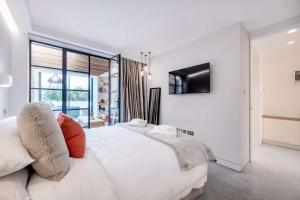 The Portobello Star - by Out of Office Lifestyle