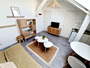 Appartements Les Studios Proche Gare d-Aulnoy-Aymeries : photos des chambres