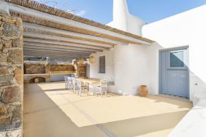 Seaside 5BDR Bliss in Mykonos