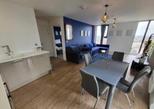 City Centre Appt-Sleeps 5-Free Parking & Free Wifi