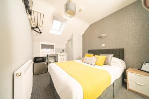 Double Room room in Chelsea Hotel