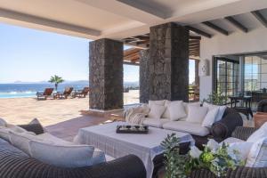 Villa Volcán con piscina e impresionantes vistas al mar, pádel y mini golf en Montaña Roja