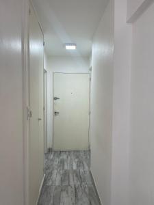 Apartamento Iluminado em Retiro com Varanda - Perto da Praça San Martín e Teatro Colón