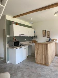 Maisons de vacances Jusqu-a 24 pers - Jacuzzi - Terrasses - Barbecue - Reunion de famille ou Seminaire : photos des chambres