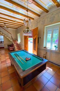 Magnolia Loft A spacious, authentic space with rustic charm