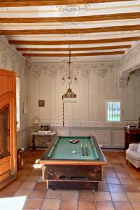 Magnolia Loft A spacious, authentic space with rustic charm