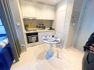 Zada Tower 1BR with Business Bay Canal Part View by Vibel