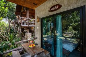 คอร์เดียร์ บ้านไร่ริมธารโฮมสเตย์ แก่งกระจาน