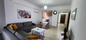 Old Town boulevard apartment in city center