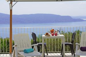 D1MORA Roccoli2 - apartment in villa with pool