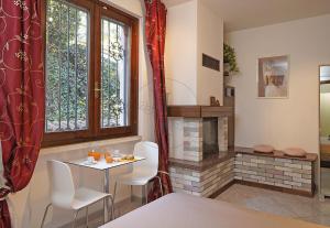 D1MORA Roccoli2 - apartment in villa with pool