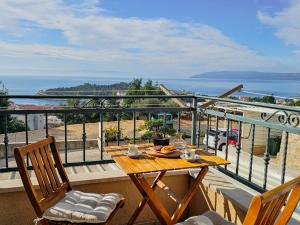 Apartment Stela, 2-Bedrooms, Sea View and Parking