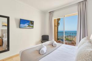Marina XI Enjoy the Sun, Sea Views, Pools & BBQ Steps from the Beach in Mijas Costa & Fuengirola