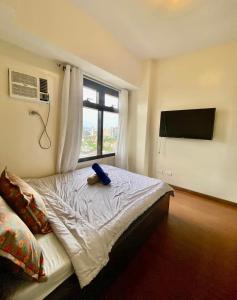 1 Bedroom with balcony azalea condo