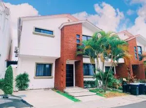 Casa con piscina privada para familias - Daule