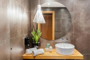 Ma Maison No2 Luxury Suite, Parking, 200Mbps,Metro