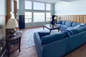 Captain’s Quarters - Everett