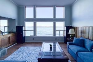 Captain’s Quarters