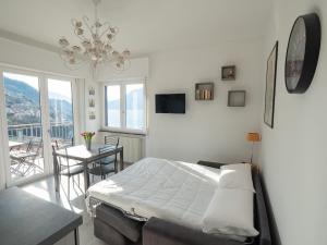 Lake Dream 2 Lake View of COMO