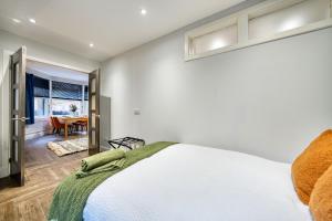 Spacious 4 Bedroom Apt Near West End Glasgow