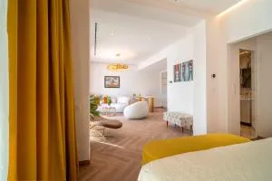 RR Epavlis - كومينو