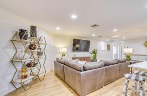 Near Parks, Golf and More Peaceful Apt in Clermont!