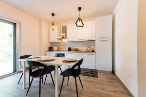 Seaside Exclusive Retreat with Balconies & Parking
