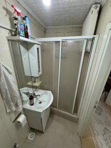 Great location and Cozy House!