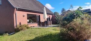 Ferienhaus mit Kamin nahe beheiztem am Waldschwimmbad
