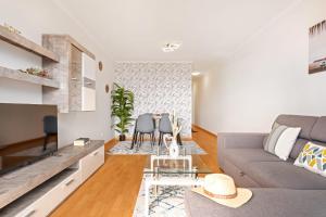 Sunflower Living by Homie