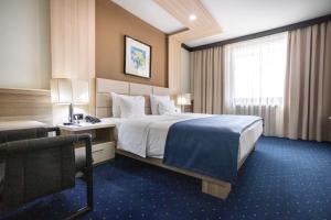 Standard King Room room in Hotel Holiday