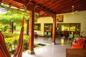 Elegante villa con entrada y salida 100 por ciento flexible