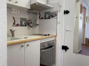 Appartement T2 avec Wifi, Proche Thermes et Commodités, Parking, Classé 2 Étoiles - FR-1-553-235