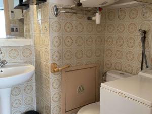Appartement T2 avec Wifi, Proche Thermes et Commodités, Parking, Classé 2 Étoiles - FR-1-553-235