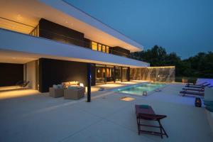 Luxury Villa She for 6 people with 61 m2 private pool, playground & activities on-side for adults and kids